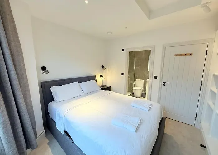 Apartament Super Modern Ground Floor Flat Near Centre *