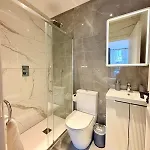 דירה Stunning Ground Floor Flat With Garden בריסטול