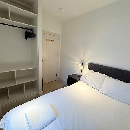 Super Modern Ground Floor Flat Near Centre Bristol