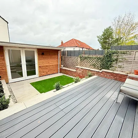 Super Modern Ground Floor Flat Near Centre Apartment