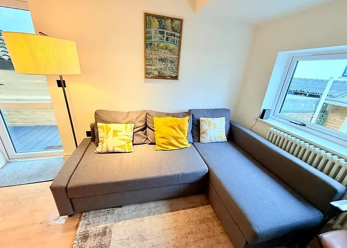 Super Modern Ground Floor Flat Near Centre *