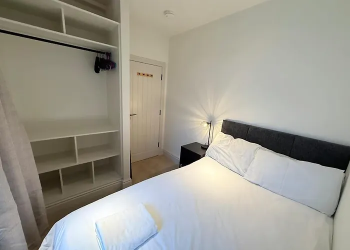 Super Modern Ground Floor Flat Near Centre * Bristol