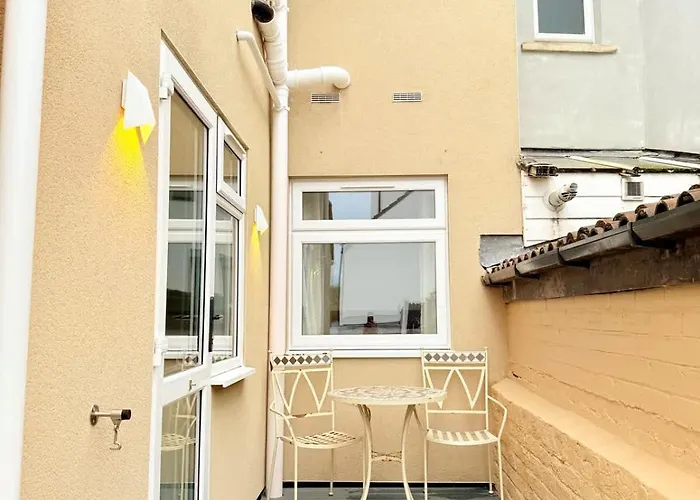 Super Modern Ground Floor Flat Near Centre Apartamento